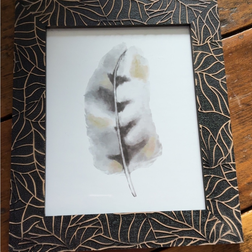 Artistic Feather Print in Textured Frame